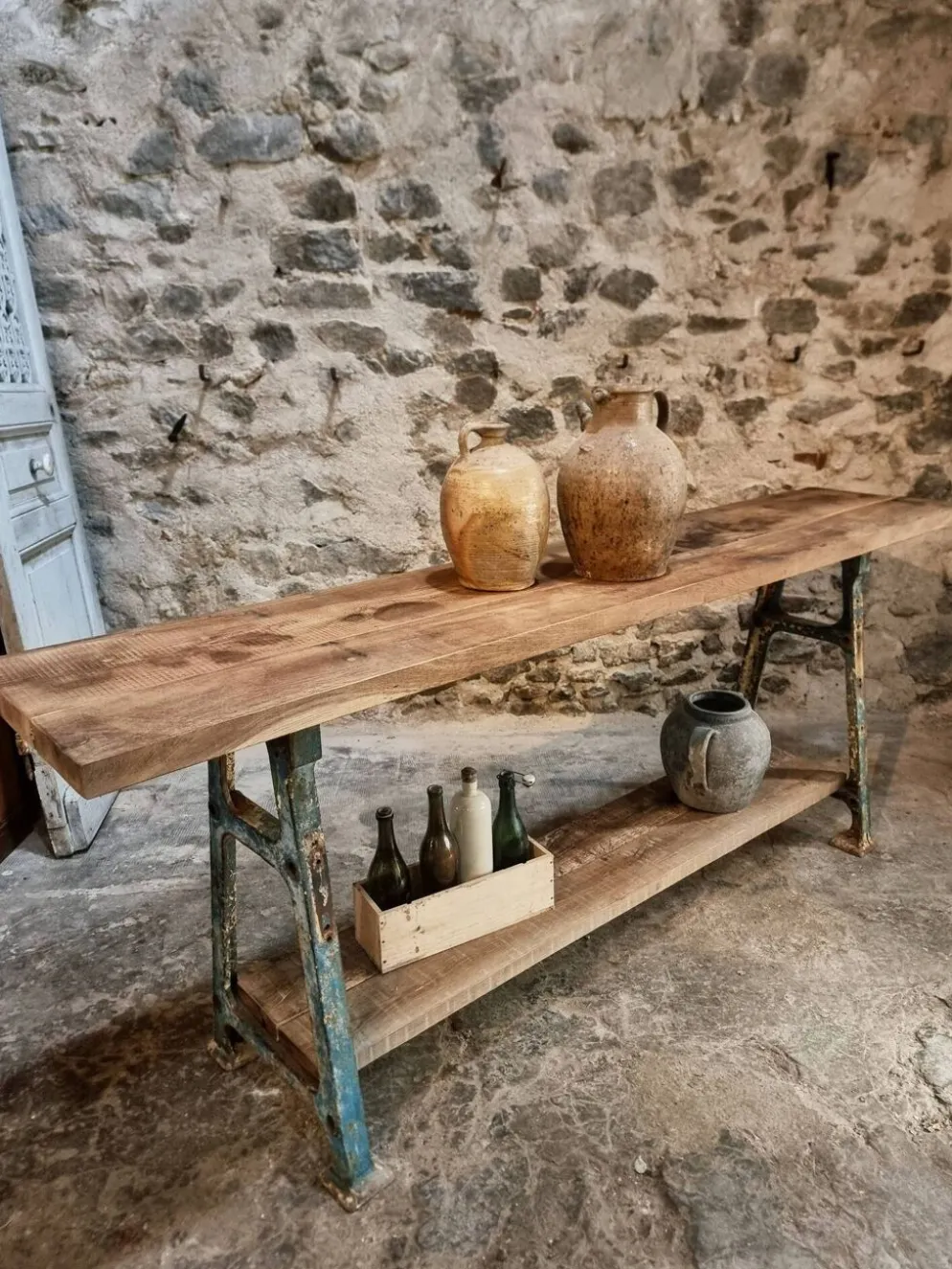 Îlot de cuisine industriel / table console avec base en fonte – France, milieu du XXe siècle