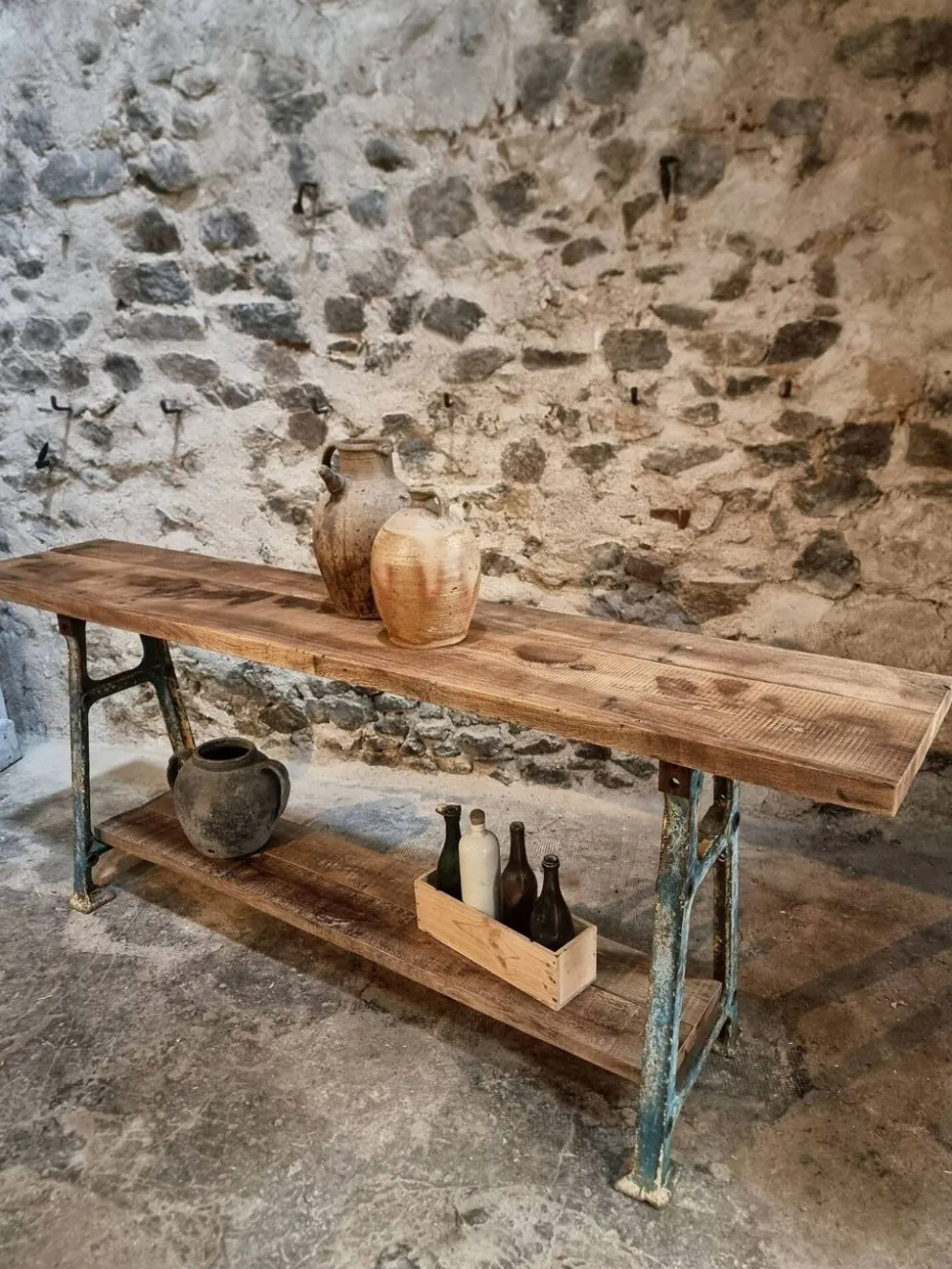 Îlot de cuisine industriel / table console avec base en fonte – France, milieu du XXe siècle