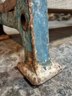 Îlot de cuisine industriel / table console avec base en fonte – France, milieu du XXe siècle