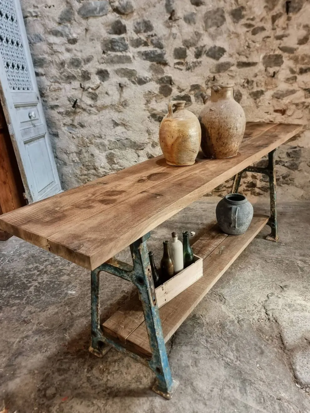 Îlot de cuisine industriel / table console avec base en fonte – France, milieu du XXe siècle