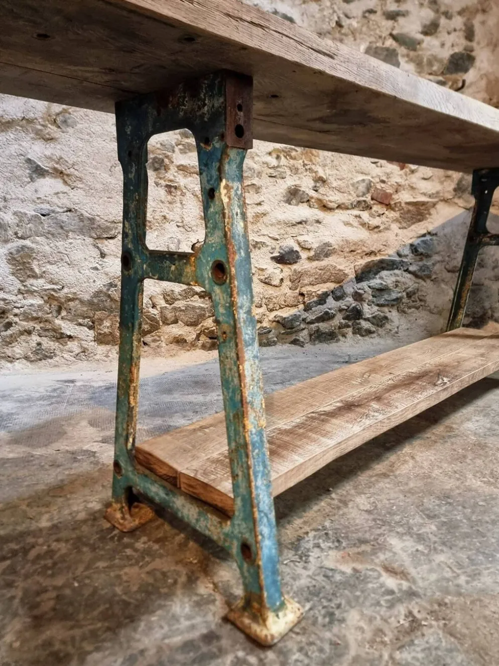Îlot de cuisine industriel / table console avec base en fonte – France, milieu du XXe siècle