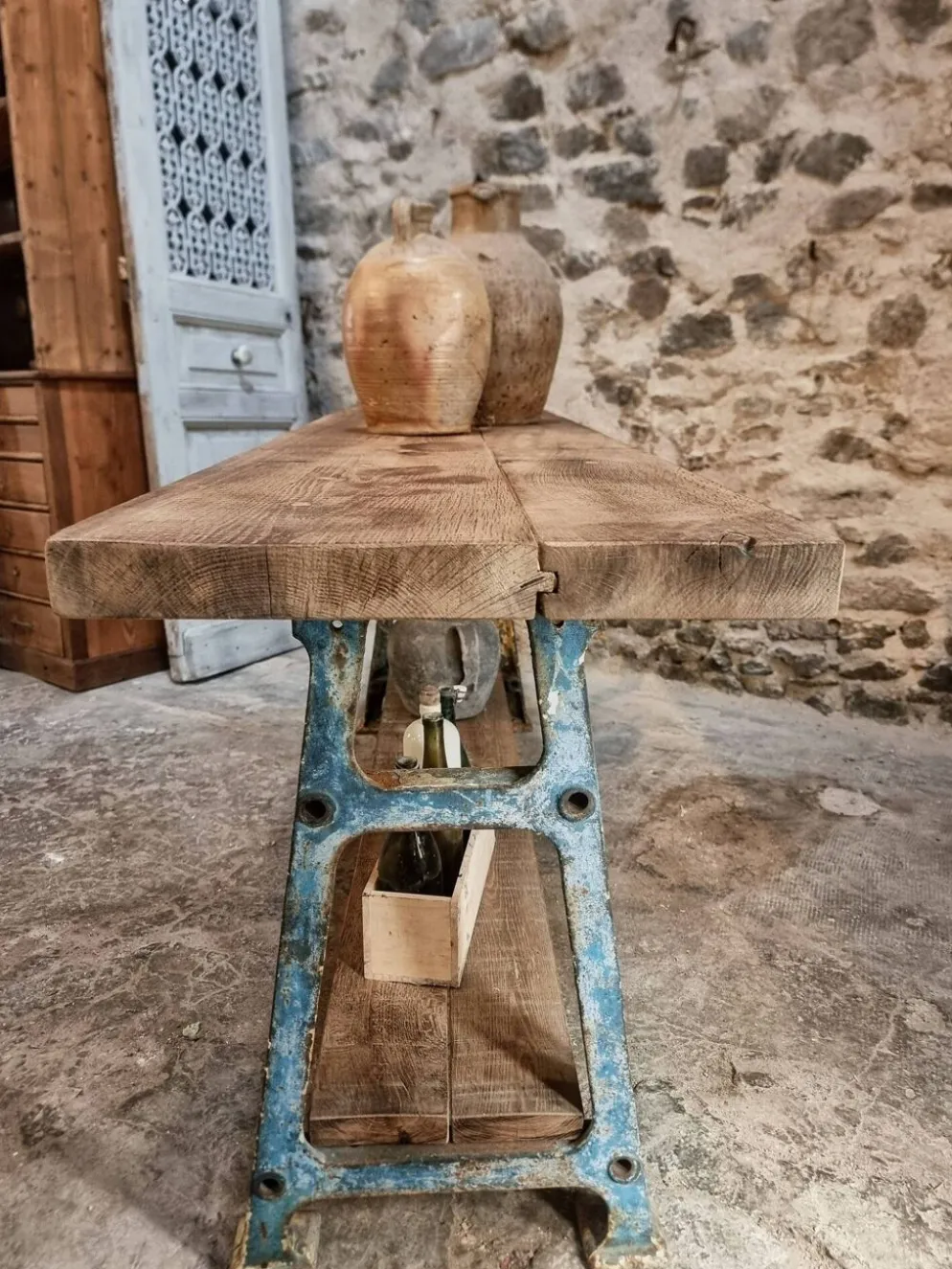 Îlot de cuisine industriel / table console avec base en fonte – France, milieu du XXe siècle