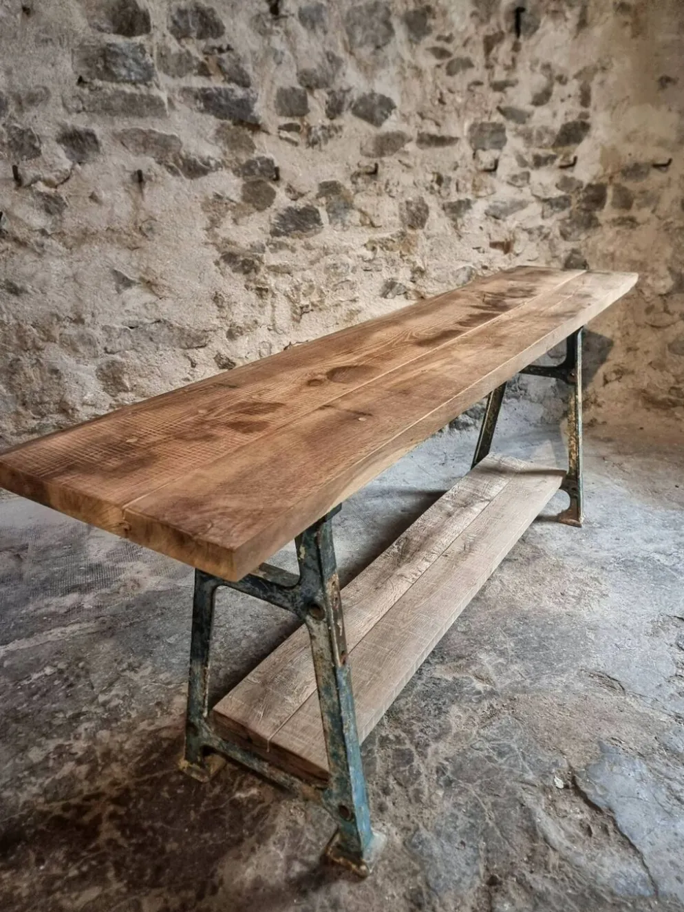 Îlot de cuisine industriel / table console avec base en fonte – France, milieu du XXe siècle