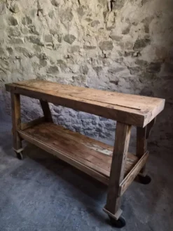 Îlot de cuisine établi français industriel, table de travail ancienne en châtaignier et chêne, vers 1900