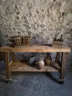 Îlot de cuisine établi français industriel, table de travail ancienne en châtaignier et chêne, vers 1900
