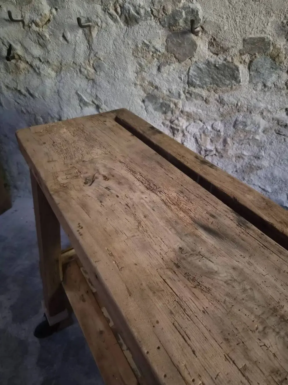 Îlot de cuisine établi français industriel, table de travail ancienne en châtaignier et chêne, vers 1900