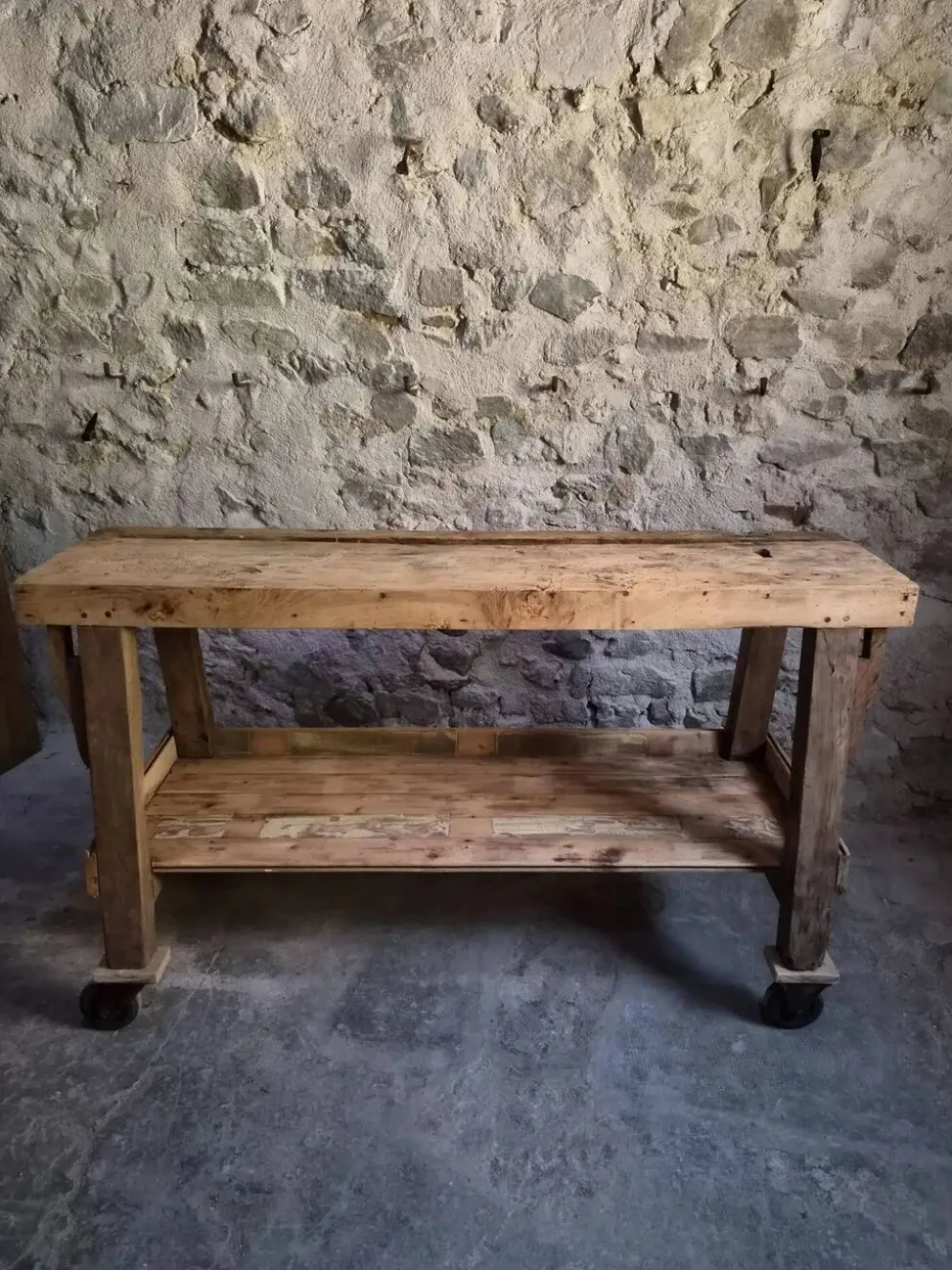 Îlot de cuisine établi français industriel, table de travail ancienne en châtaignier et chêne, vers 1900