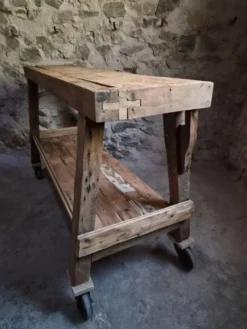 Îlot de cuisine établi français industriel, table de travail ancienne en châtaignier et chêne, vers 1900