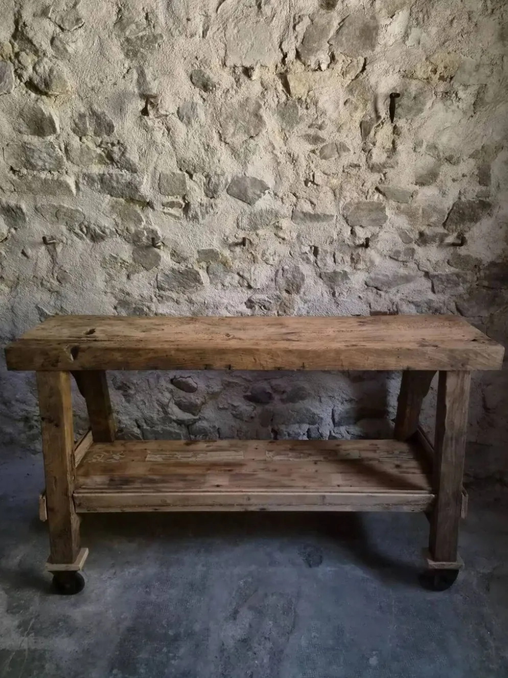 Îlot de cuisine établi français industriel, table de travail ancienne en châtaignier et chêne, vers 1900