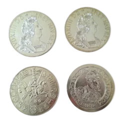 Lot de 4 dessous de verre en forme de pièces de monnaie, en métal doré