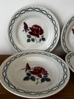 Lot de deux assiettes plates et deux creuses digoin janine