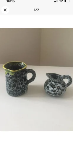 Lot de deux petit pot à lait Vallauris jaune noir
