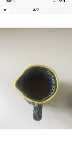 Lot de deux petit pot à lait Vallauris jaune noir