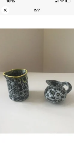 Lot de deux petit pot à lait Vallauris jaune noir