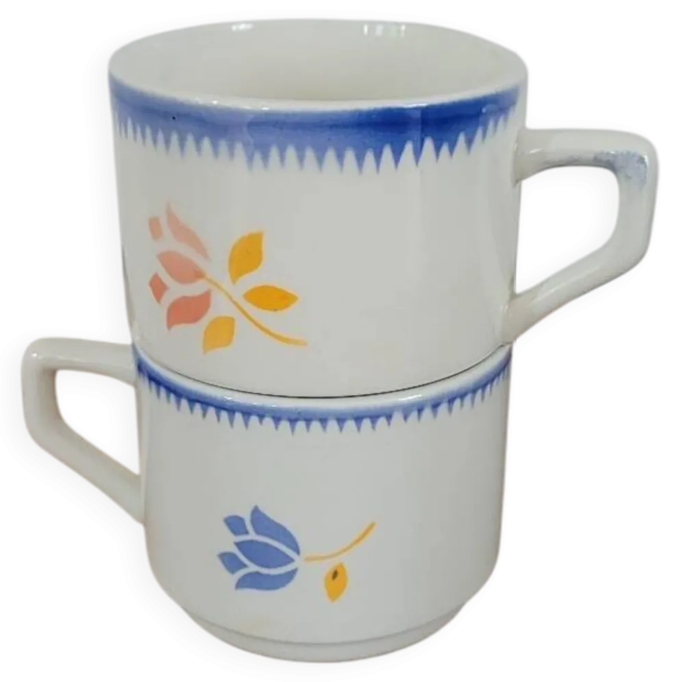 Lot de deux tasses à café fleuries