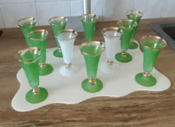 Lot de 11 flûtes à champagne en verre givré et liseré doré – Années 60/70