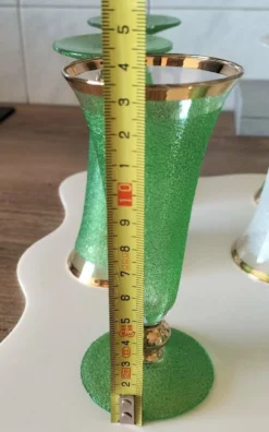 Lot de 11 flûtes à champagne en verre givré et liseré doré – Années 60/70