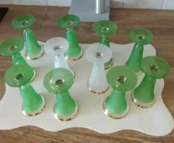 Lot de 11 flûtes à champagne en verre givré et liseré doré – Années 60/70