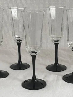 Lot de 6 flûtes à champagne Octime en verre à pied noir
