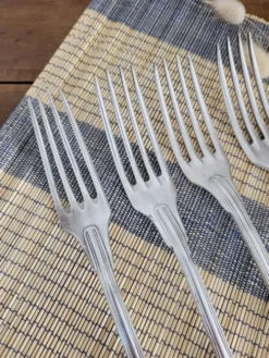 Lot de 4 fourchettes décor à filet