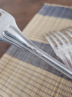 Lot de 4 fourchettes décor à filet