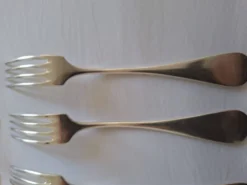 Lot de 4 fourchettes et 4 cuillères à soupe
