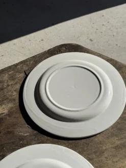 Lot de 3 grandes assiettes blanches classiques D24,5