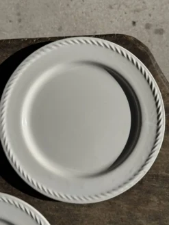 Lot de 3 grandes assiettes blanches classiques D24,5