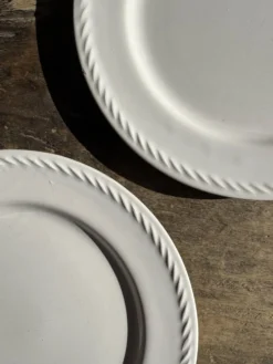 Lot de 3 grandes assiettes blanches classiques D24,5