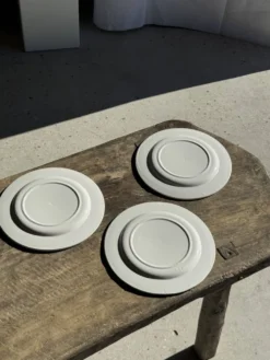 Lot de 3 grandes assiettes blanches classiques D24,5