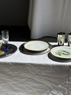 Lot de 6 grandes assiettes vintage en porcelaine blanche à frise dorée D24