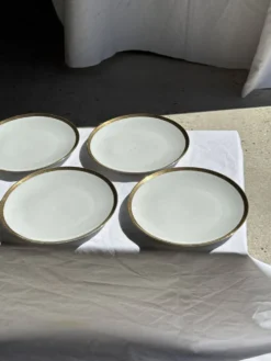Lot de 6 grandes assiettes vintage en porcelaine blanche à frise dorée D24