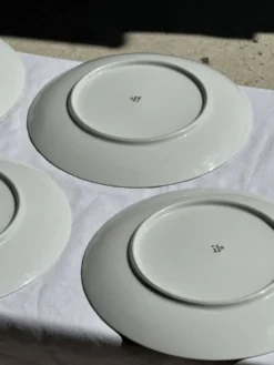 Lot de 6 grandes assiettes vintage en porcelaine blanche à frise dorée D24
