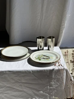 Lot de 6 grandes assiettes vintage en porcelaine blanche à frise dorée D24