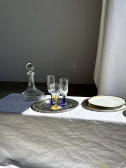 Lot de 6 grandes assiettes vintage en porcelaine blanche à frise dorée D24