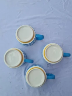 Lot de 4 grandes tasses en céramique au motif oiseaux - style rétro