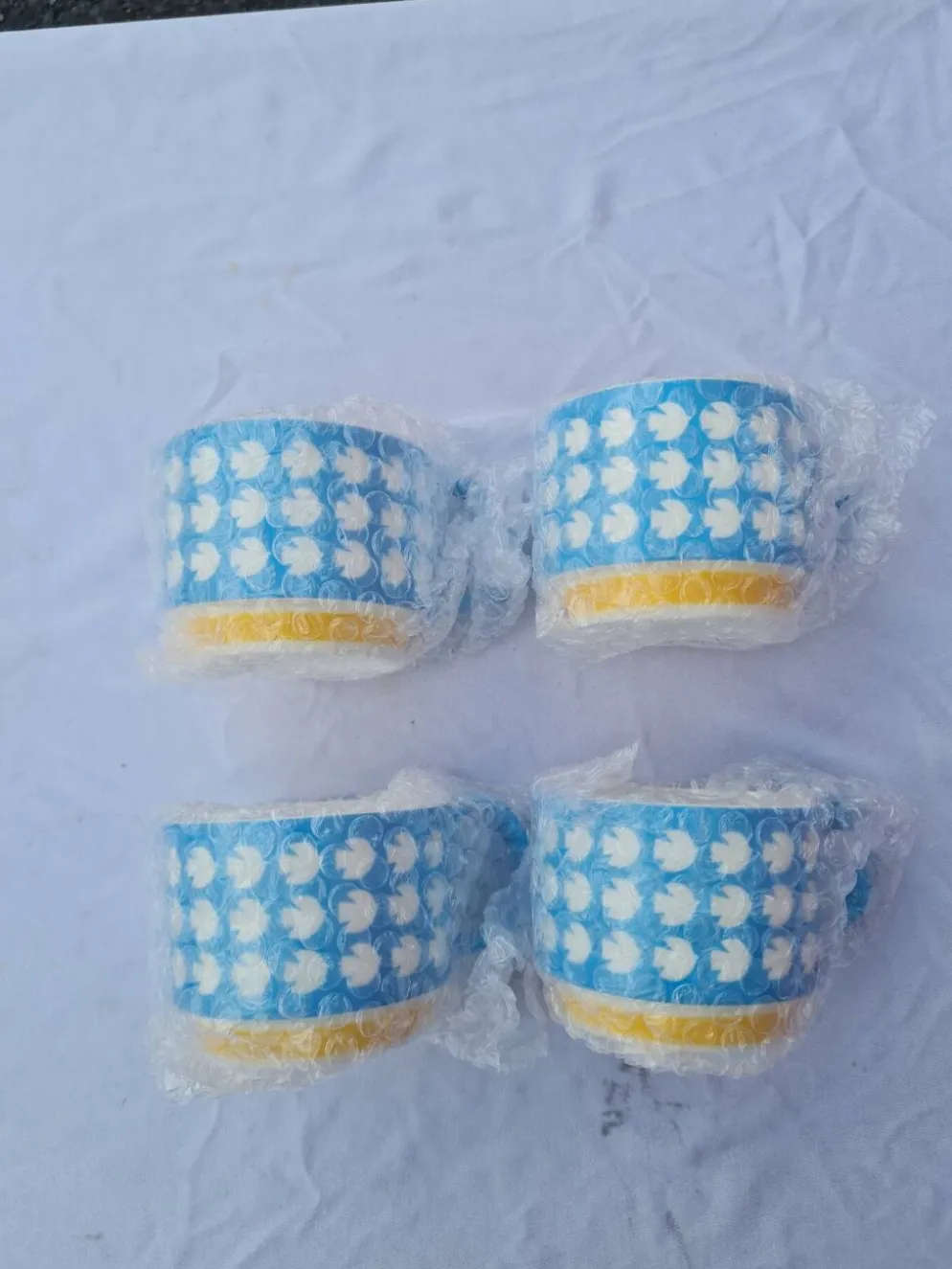 Lot de 4 grandes tasses en céramique au motif oiseaux - style rétro