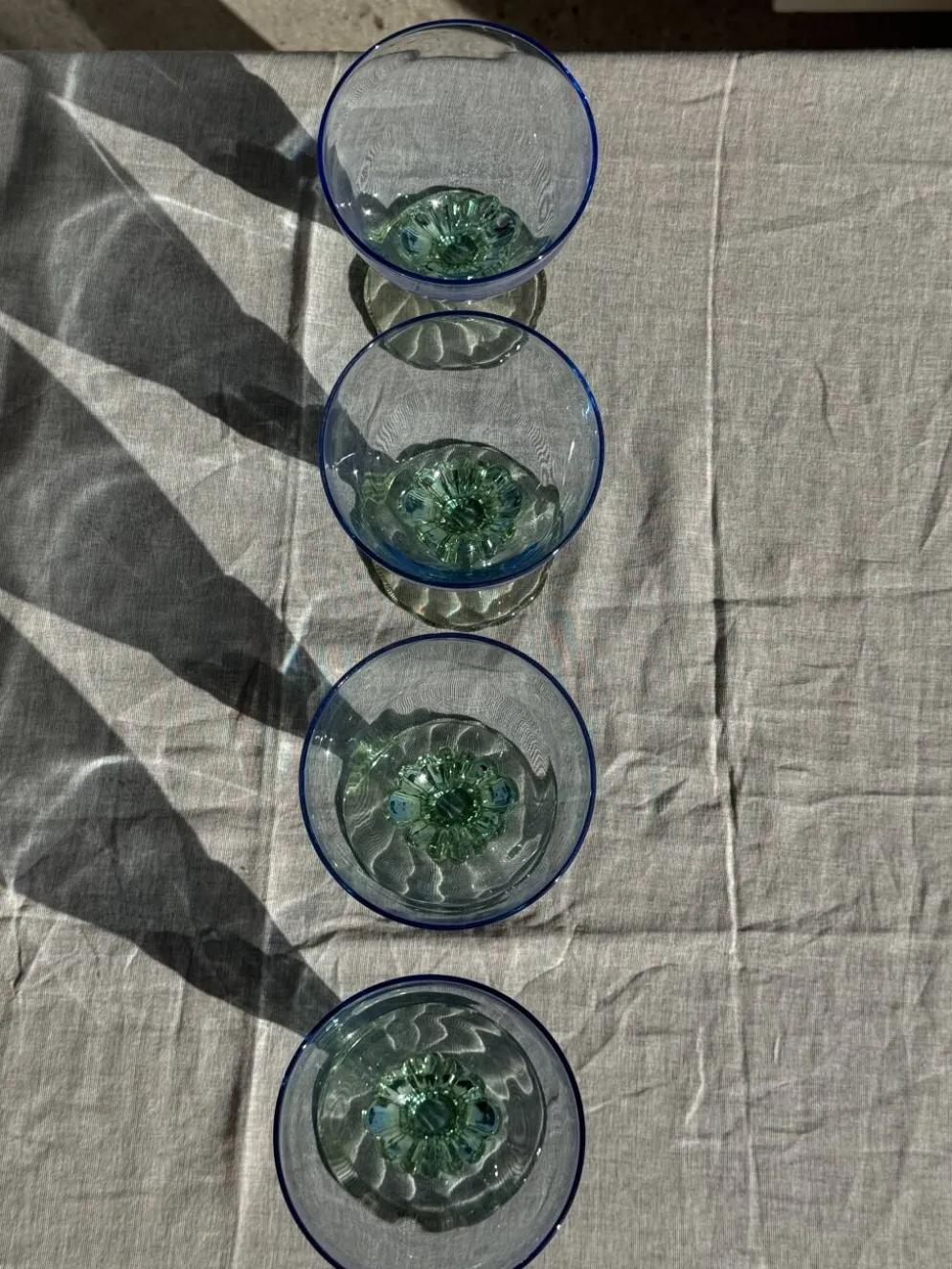 Lot de 4 grands verres bleu et vert H14 D10