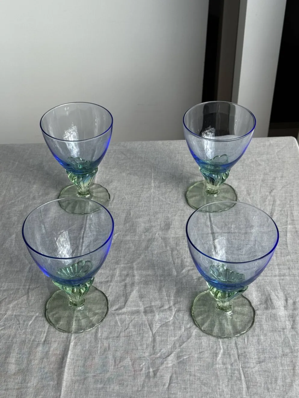 Lot de 4 grands verres bleu et vert H14 D10