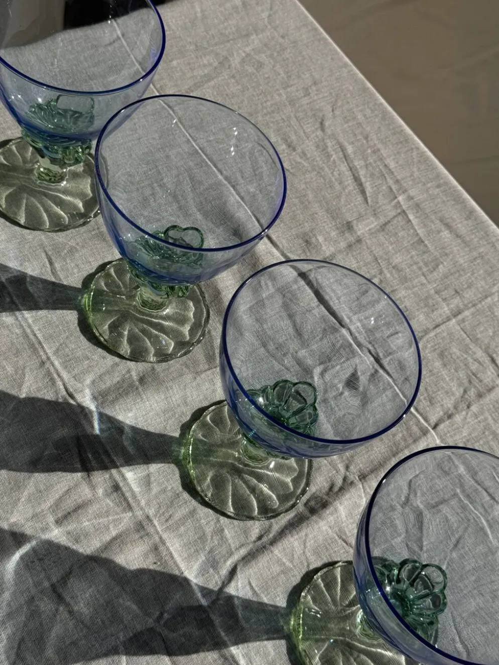Lot de 4 grands verres bleu et vert H14 D10