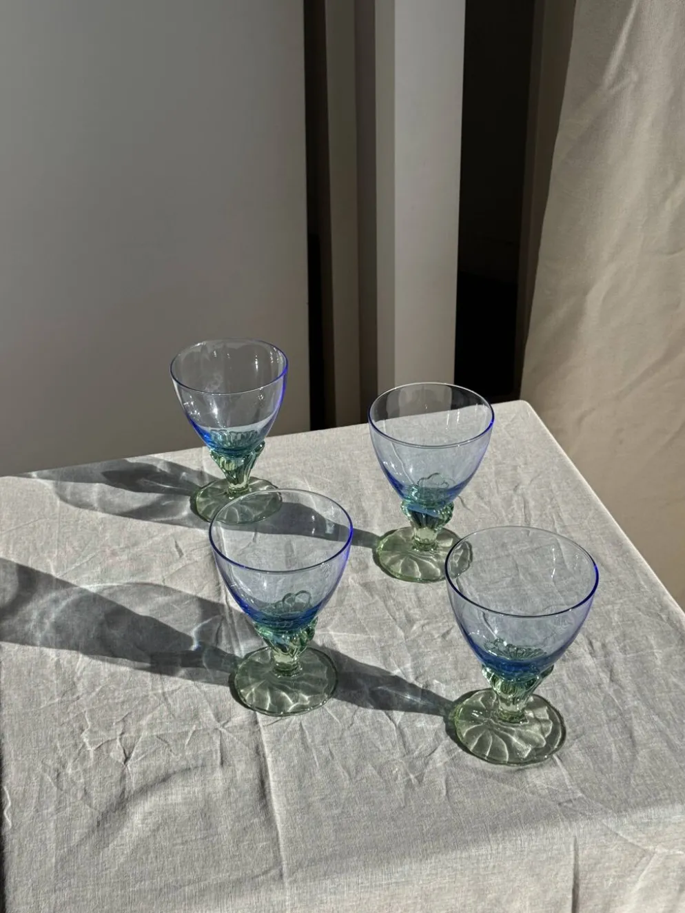 Lot de 4 grands verres bleu et vert H14 D10