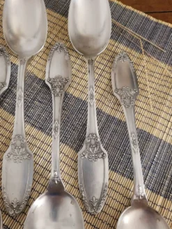 Lot de 8 grosses cuillères argenté Boulenger style Antique
