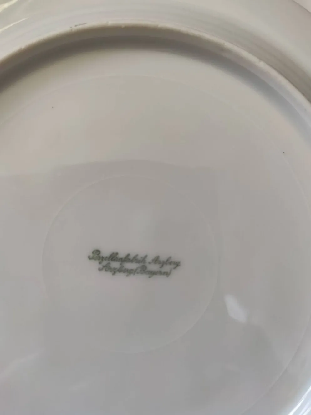 Lot de Lot de 6 assiettes plates et 4 assiettes dessert,en porcelaine