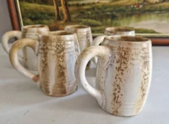Lot de 5 mugs ou chopes vintage en grés de rambervillers signés alphonse cytere