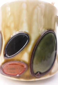 Lot de 4 mugs vintages en céramique