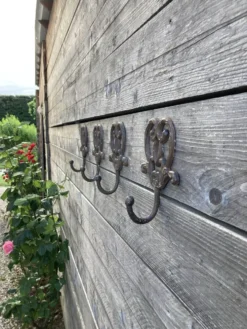 Lot de 4 patères anciennes en fer forgé