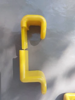 Lot de 2 patères Gedy jaunes – Makio Hasuike – Italie – années 70