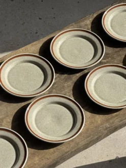 Lot de 9 petites assiettes à dessert en porcelaine de Sologne JO Moscou 198
