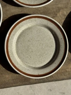 Lot de 9 petites assiettes à dessert en porcelaine de Sologne JO Moscou 198