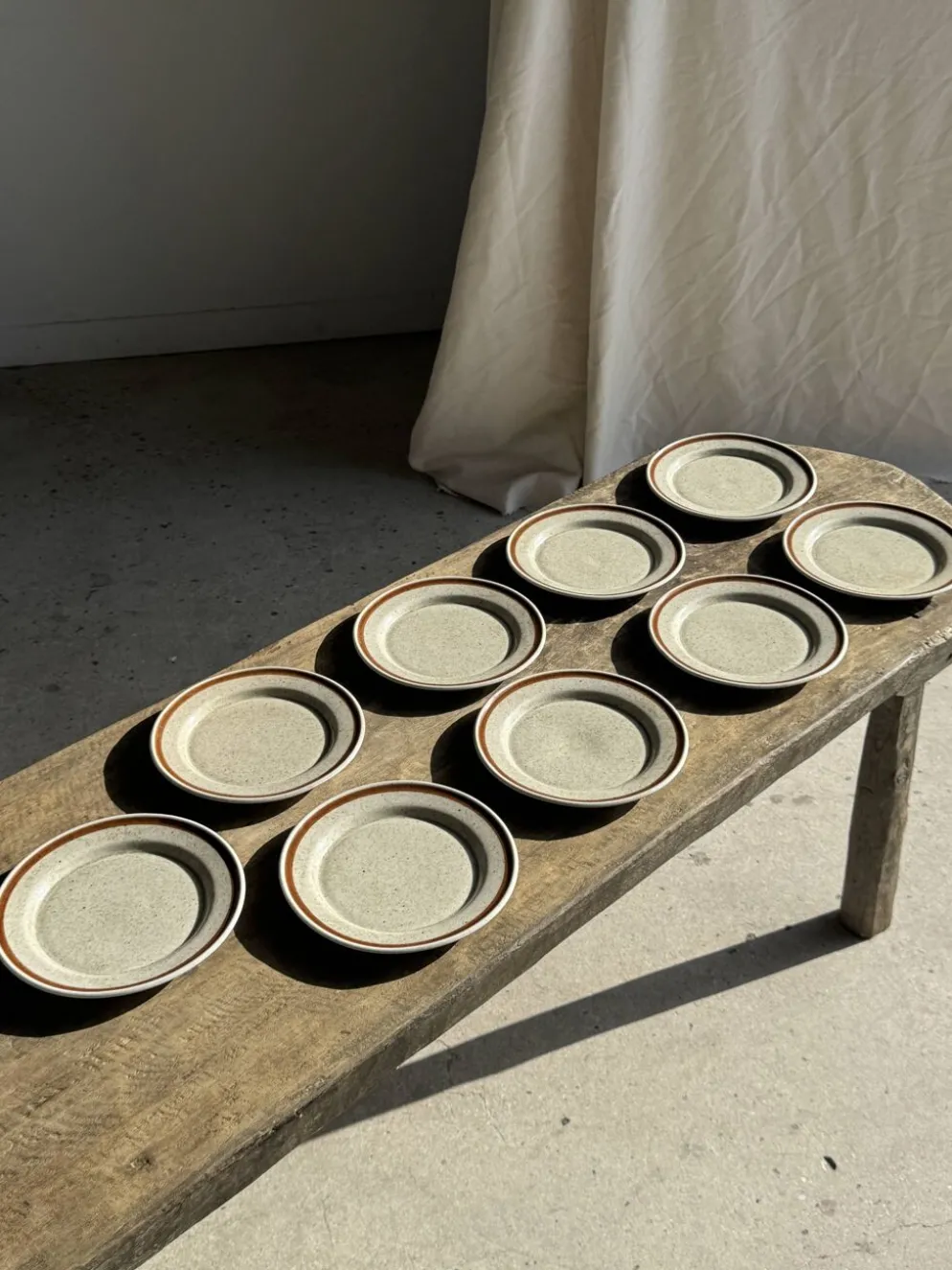 Lot de 9 petites assiettes à dessert en porcelaine de Sologne JO Moscou 198